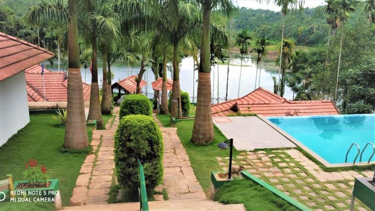 The Wave Lakeview Resort & Spa Ваянад Екстериор снимка